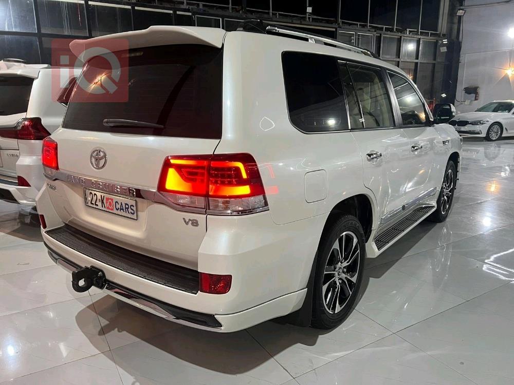 تويوتا لاندكروزر